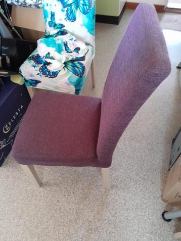 Tafel en 6x stoelen beschikbaar voor biedingen