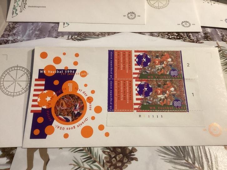 No6447 Afwijkend E323 paar met hoekstuk 1111 Heb ook Albums, Postzegels en Munten, Postzegels | Eerstedagenveloppen, Onbeschreven