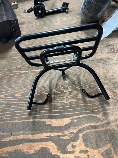 Klapdrager achter SYM Mio 50i matzwart, Motoren, Tuning en Styling, Ophalen of Verzenden