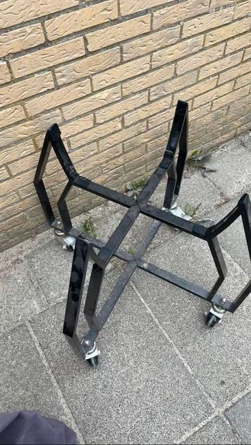 Grill Guru onderstel beschikbaar voor biedingen