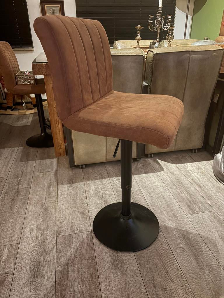 Mooie Mokka Kleur Kruk - In Hoogte Verstelbaar, Gebruikt, In hoogte verstelbaar, 60 tot 90 cm, Ophalen of Verzenden