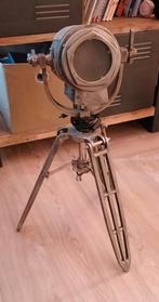 Industriële driepoot stalamp met led verlichting, Audio, Tv en Foto, Optische apparatuur | Telescopen, Ophalen, Gebruikt