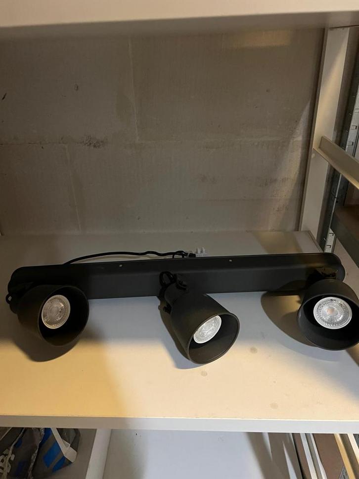 IKEA Hektar Plafondspot - 3 Spots, Huis en Inrichting, Lampen | Spots, Zo goed als nieuw, Plafondspot of Wandspot, Metaal of Aluminium