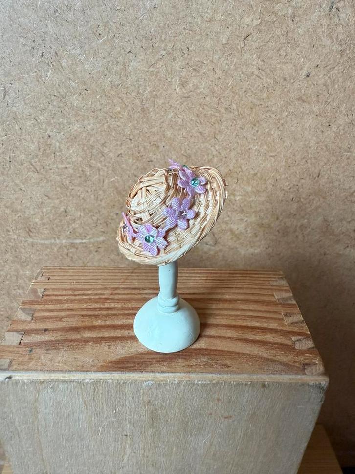Zonnehoed hoed - 3.5cm - zonder standaard, Verzamelen, Poppenhuizen en Toebehoren, Zo goed als nieuw, Poppenhuis, Ophalen of Verzenden