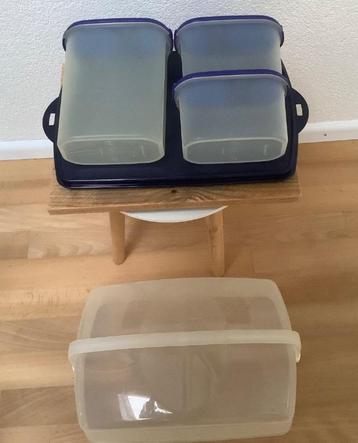 Tupperware dozen beschikbaar voor biedingen