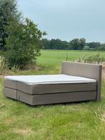 Swiss sense hotel. Boxspring. Inclusief achterwand en topper, Ophalen, Gebruikt, Bruin, Tweepersoons