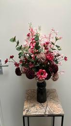 Bloemstuk met zwarte Vaas, Ophalen of Verzenden, Zo goed als nieuw