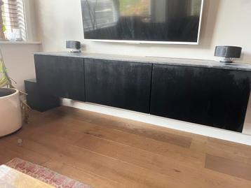 IKEA Besta kast zwart houtnerf – met bovenplaat – 3 vaks beschikbaar voor biedingen