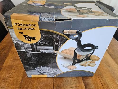 Stokbrood snijder beuken x aluminium, Huis en Inrichting, Keuken | Keukenbenodigdheden, Zo goed als nieuw, Ophalen of Verzenden