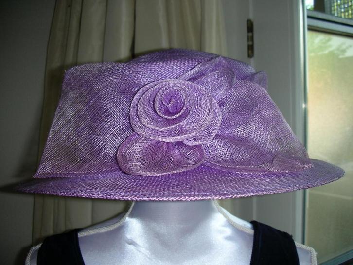 MAISON DE BONNETERIE NIEUW prachtige zomer dameshoed paars, Kleding | Dames, Hoeden en Petten, Nieuw, Hoed, 56 of 57 cm (M, 7 of 7⅛ inch)