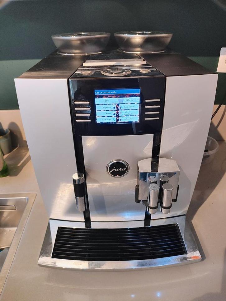 Jura Giga 5 Koffiemachine - krijgt nu een beurt, Witgoed en Apparatuur, Koffiezetapparaten, Gebruikt, Koffiebonen, Koffiemachine