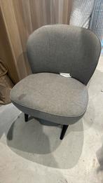 Gratis klus project er mist een poot fauteuil grijs, Ophalen, Zo goed als nieuw, 75 tot 100 cm, 50 tot 75 cm