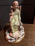 Capodimonte Beeld - Vrouw met pop en kat, Ophalen of Verzenden