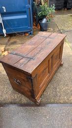 18e eeuwse klepkist op slofpoten met origineel beslag, Ophalen