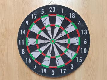 Dartbord 45 cm doorsnede weinig gebruikt beschikbaar voor biedingen