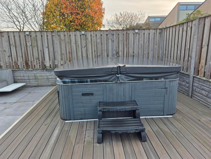 Jacuzzi Spa 6 persoons - Balboa besturing, Tuin en Terras, Bubbelbaden en Hottubs, Gebruikt, Vast, Afdekzeil, Filter, Trap, Ophalen