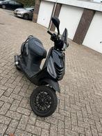 Piaggio zip 4 takt 50cc full option, Fietsen en Brommers, Scooters | Piaggio, Ophalen, Maximaal 45 km/u, Zip, Zo goed als nieuw