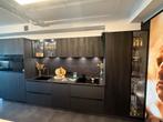 SHOWROOMKEUKEN - Luxe keuken, rechte opstelling, Huis en Inrichting, Keuken | Complete keukens, Ophalen, Nieuw, Overige materialen