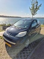 Peugeot 107 1.0 12V 3DR 2010 Zwart - Airco - Nieuwe APK, Auto's, Voorwielaandrijving, 4 stoelen, Origineel Nederlands, Handgeschakeld