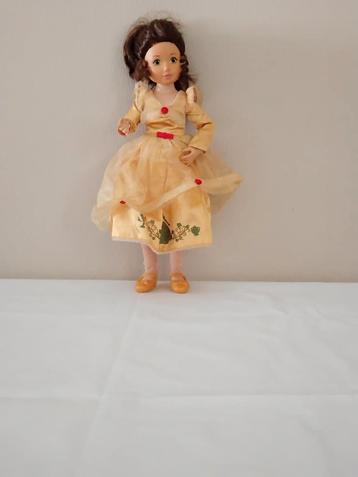 Speel Pop - 36cm, Geel Jurkje, Flexibele Armen/Benen beschikbaar voor biedingen