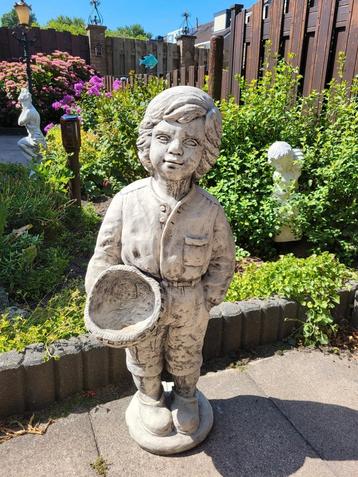 Tuinbeeld jongen, steen, wit, hoogte 70 cm beschikbaar voor biedingen