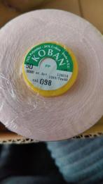 Grote spoel Koban garen - 5000m zacht roze, Ophalen of Verzenden, Nieuw, Garen of Naald(en)