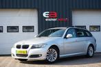 BMW 3 Serie Touring 318i Automaat | PANO DAK | STOELVERW. |, Auto's, BMW, Automaat, Euro 5, Zwart, 1435 kg