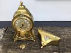 Zwitserse Eluxa Grosjean goudkleurig wandconsole klok, Antiek en Kunst, Antiek | Klokken, Ophalen of Verzenden