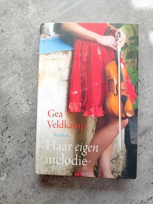 Gea Veldkamp - Haar eigen melodie, Boeken, Streekboeken en Streekromans, Zo goed als nieuw, Verzenden