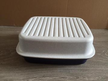 TUPPERWARE brooddoos ( grote kornuit ) brood doos BLAUW beschikbaar voor biedingen