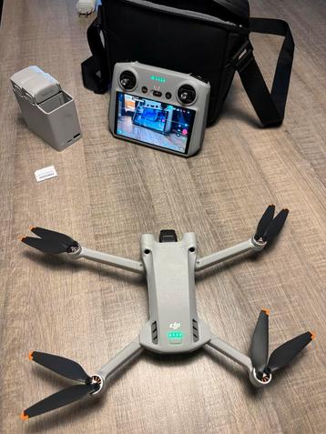 DJI Mini 3 Pro Fly More Combo + Smart Controller beschikbaar voor biedingen