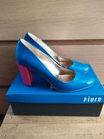 Nieuwe pumps. Lak. Piure. Maat 40. Blauw met roze., Kleding | Dames, Schoenen, Ophalen of Verzenden, Nieuw, Blauw