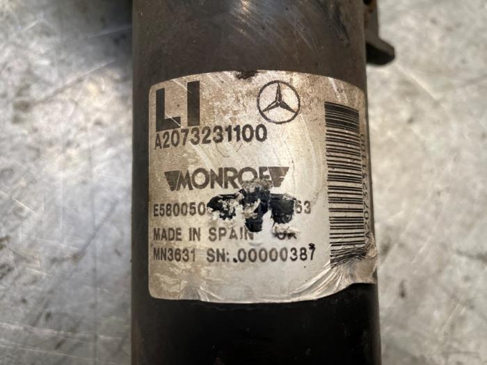 Schokdemperpoot links-voor van een Mercedes E-Klasse, Auto-onderdelen, Ophanging en Onderstel, Mercedes-Benz, Gebruikt, 3 maanden garantie