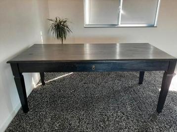Teak hout tafel van ongeveer 195 cm x 92 cm beschikbaar voor biedingen