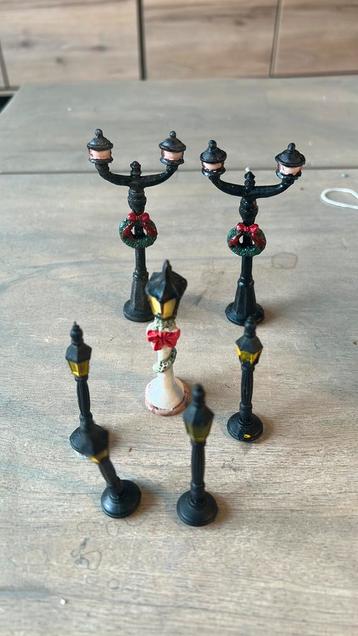 Lantaarntjes voor in het kerstdorp beschikbaar voor biedingen