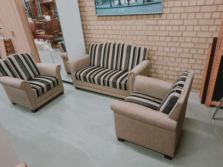 Zithoek bestaande uit een 2 zitsbank en 2 stoelen, Huis en Inrichting, Banken | Sofa's en Chaises Longues, Gebruikt, Tweepersoons