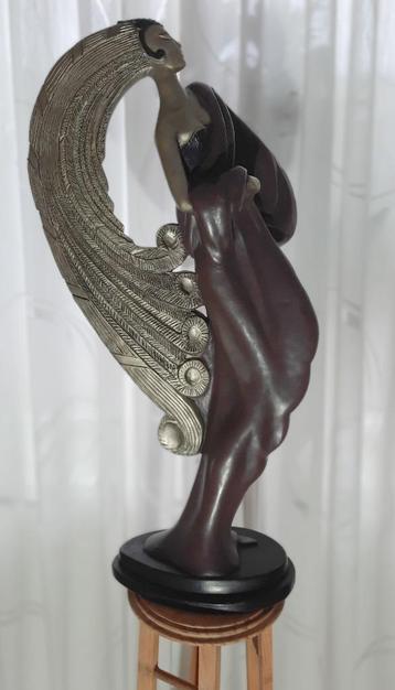 La Clerc Austin prod. sculpures Vrouwenbeeld beschikbaar voor biedingen