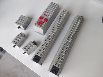 Lego vintage motoren en batterijboxen/switches 9v & 4,5v beschikbaar voor biedingen