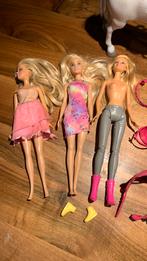 Barbie poppen en paard met accessoires, Zo goed als nieuw, Ophalen, Barbie