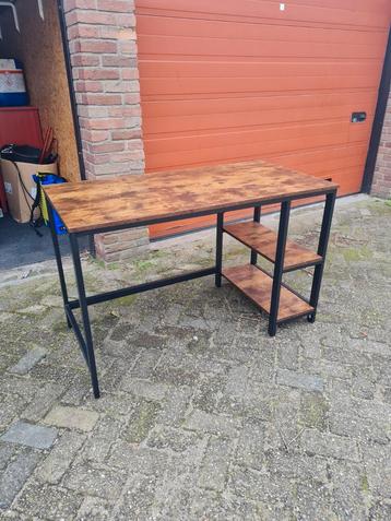 Mooi zwart stalen bureau 60x120