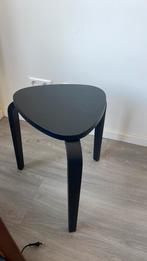 Zwart houten bijzettafel / kruk, Ophalen, Zo goed als nieuw, Rechthoekig, Minder dan 55 cm