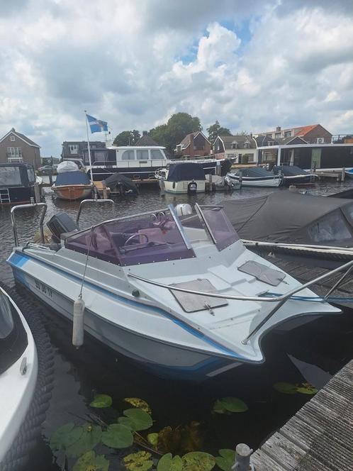 Visboot z-craft, Watersport en Boten, Vis- en Consoleboten, Gebruikt, 3 tot 6 meter, Benzine, Buitenboordmotor, Polyester, Ophalen