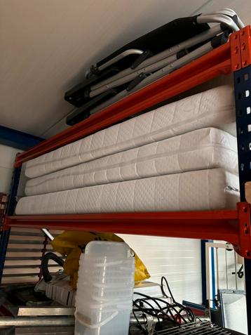 3x matras 170x75x14 beschikbaar voor biedingen