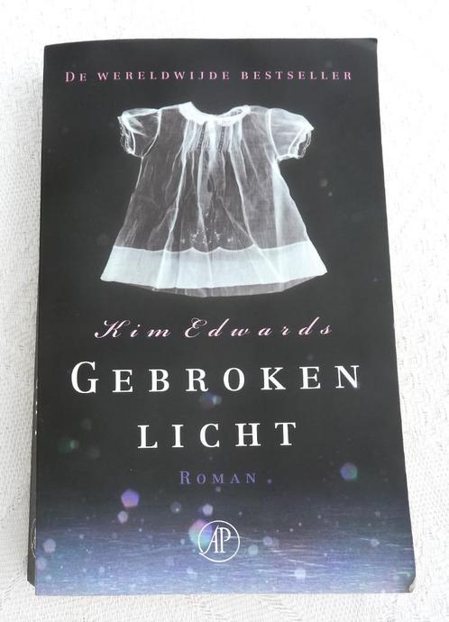 Boek – Gebroken licht - Kim Edwards (14e druk uit 2011), Boeken, Romans, Zo goed als nieuw, Amerika, Ophalen of Verzenden