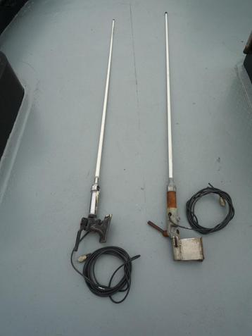 2 Marifoonantennes  beschikbaar voor biedingen