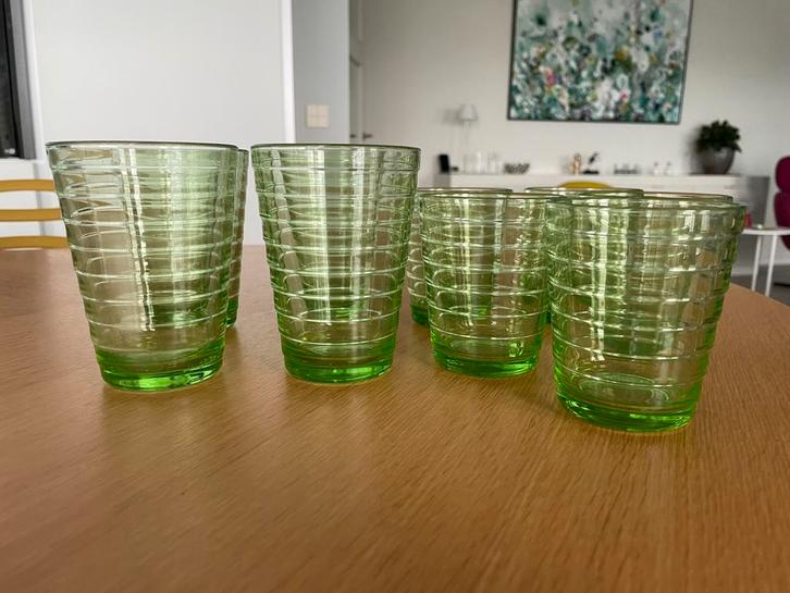 Iittala Aino Aalto glazen groen, 9x, Huis en Inrichting, Keuken | Servies, Zo goed als nieuw, Glas of Glazen, Overige stijlen