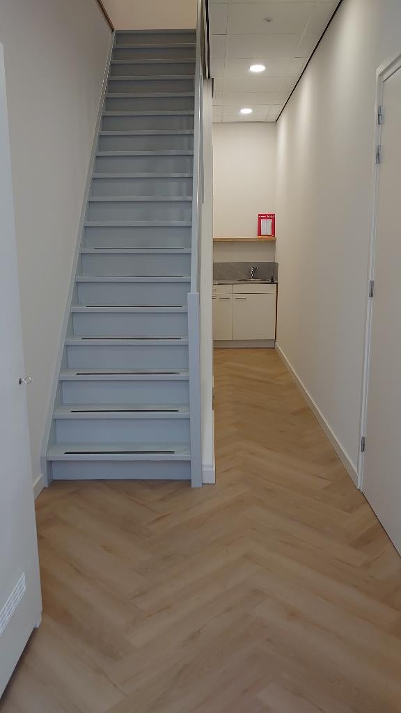 Nieuwe kantoorruimte te huur, Zakelijke goederen, 25 m², Huur, Kantoorruimte