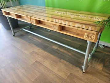 UNIEKE TAFEL beschikbaar voor biedingen