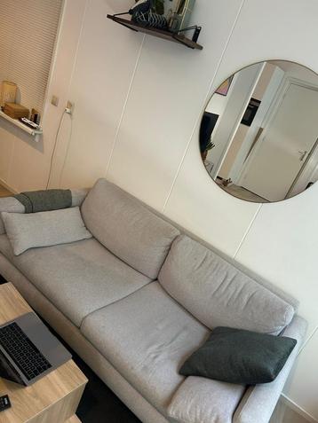 Sofa for 2/3 people beschikbaar voor biedingen