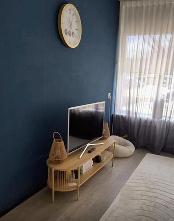 Eiken tv-meubel – zo goed als nieuw beschikbaar voor biedingen